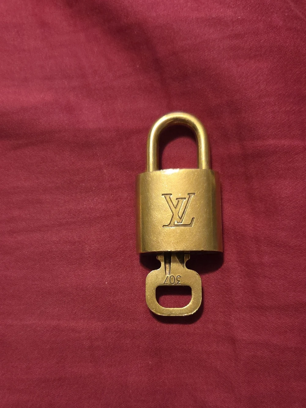 Louis Vuitton Gold-tone LV Engraved Padlock with Key#307